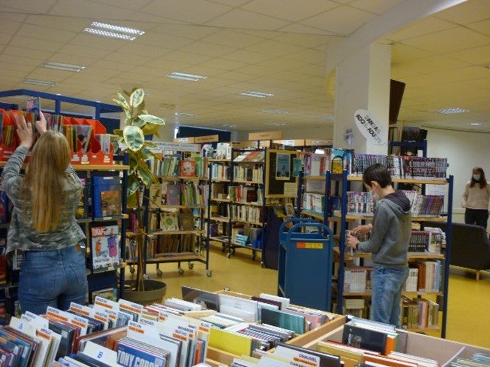 Visites de la médiathèque de St Macaire par tous les élèves de 6ème et 5ème du collège